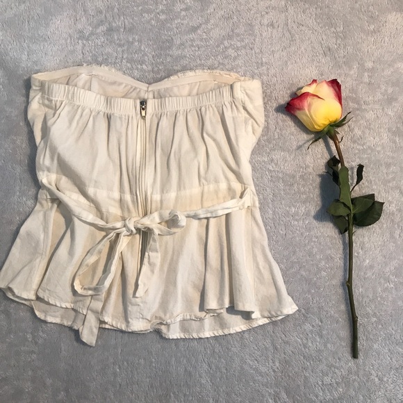 White Peplum Sleeveless Top - Picture 2 of 4